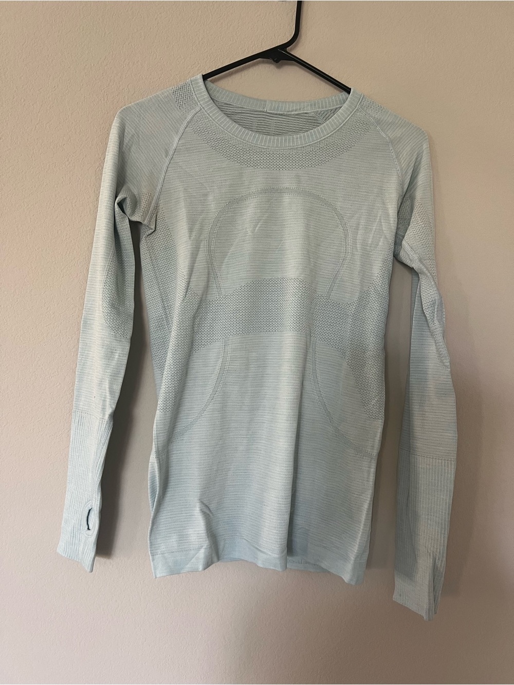 Light Blue Seamless Crewneck Long-Sleeve Athletic Top